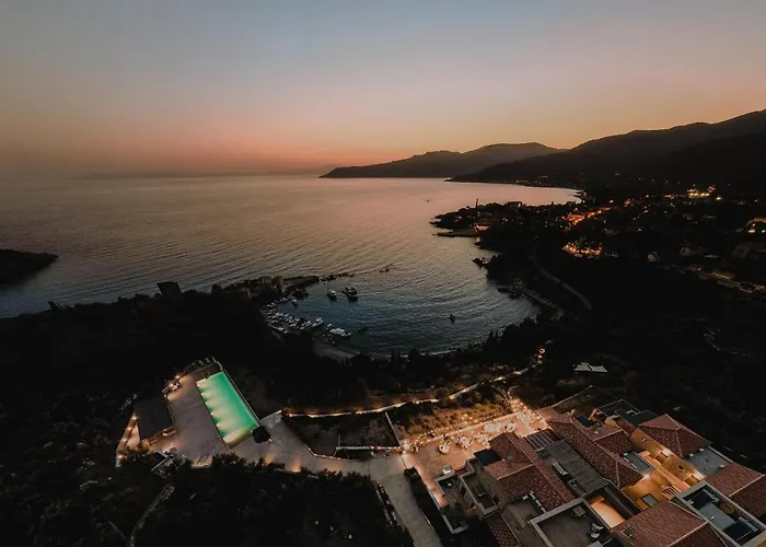 Diapori Suites Hotel