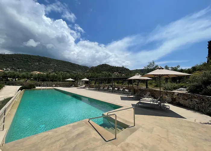 Diapori Suites Hotel