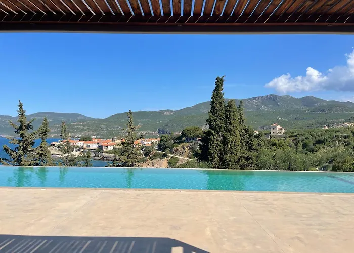 Diapori Suites Hotel