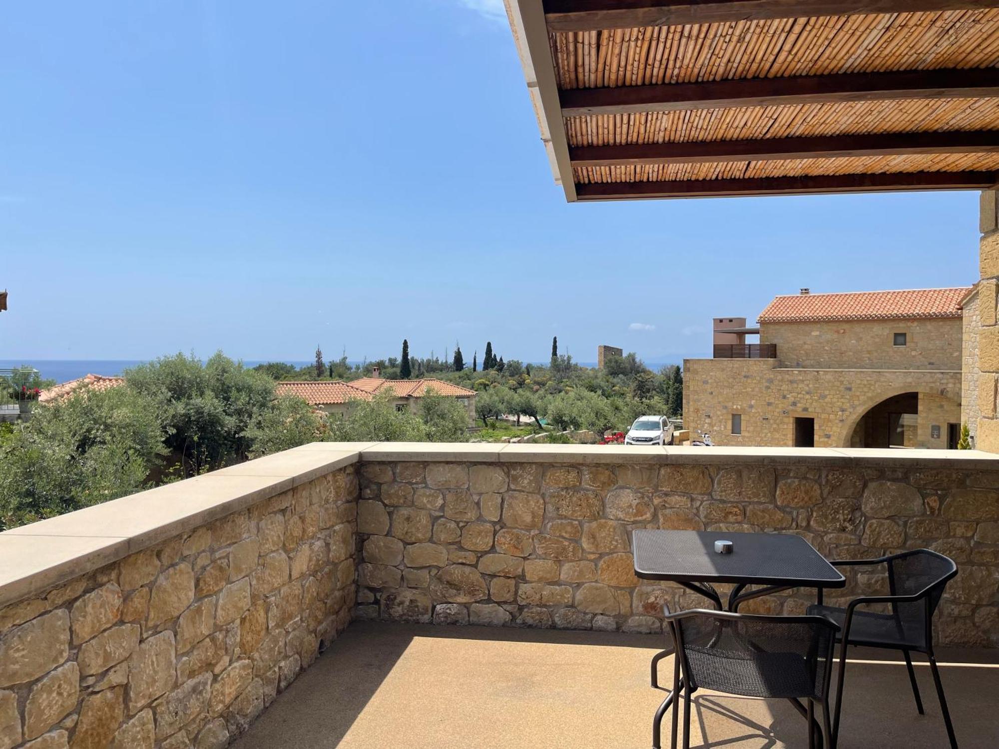 Diapori Hotel 4*